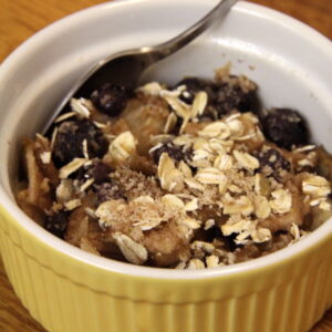This pear blueberry crisp is an easy dessert recipe that’s perfect for summer and fall! Juicy berries and sweet pears are sprinkled with an oat crumble topping and baked to perfection. It’s faster and simpler than pie — but just as delicious and oh so satisfying! This healthy fruit crisp is easy to customize too. Try strawberries, raspberries, or even blackberries for a fun twist!