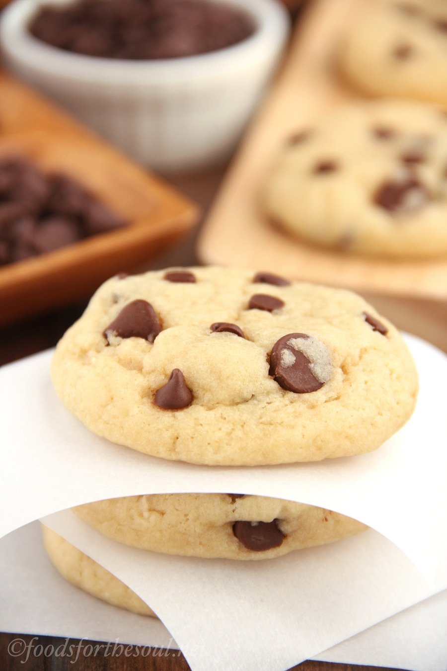 Soft Chocolate Chip Cookies (VIDEO) 