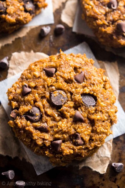 Healthy Pumpkin Chocolate Chip Oatmeal Cookies (With Video!)