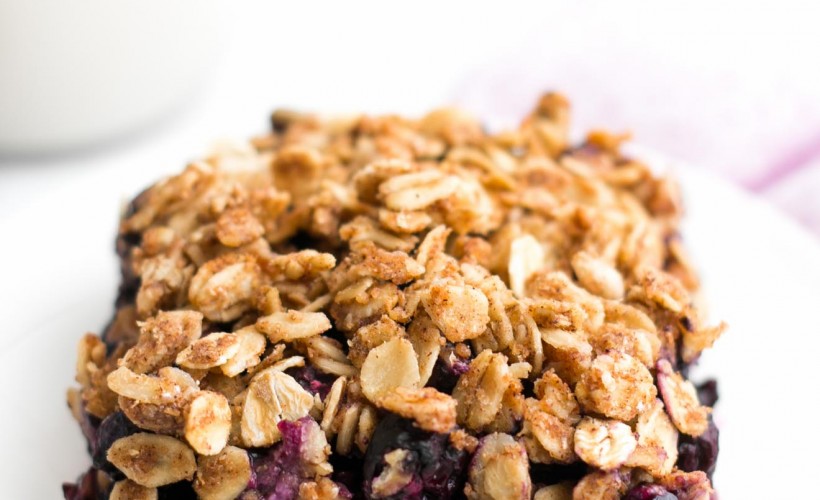 The Ultimate Healthy Blueberry Crumble -- this easy dessert is healthy enough for breakfast! This healthy blueberry crisp recipe has a full serving of fruit & just 127 calories!